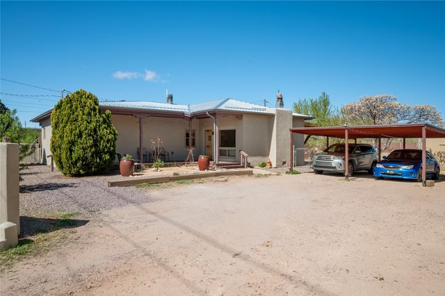 1417 Agua Fria, Santa Fe, NM 87505