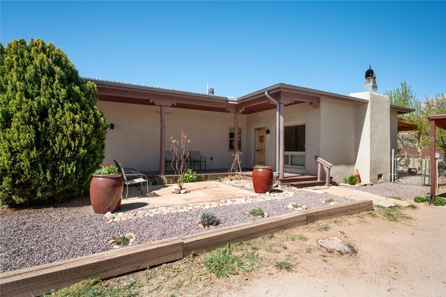 1417 Agua Fria, Santa Fe, NM 87505