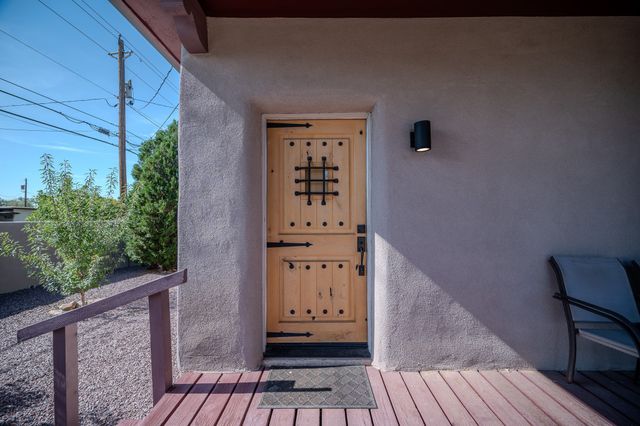 1417 Agua Fria, Santa Fe, NM 87505