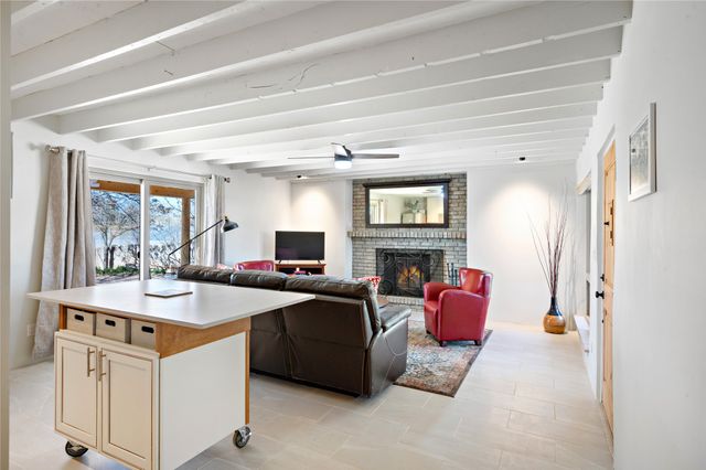 1417 Agua Fria, Santa Fe, NM 87505