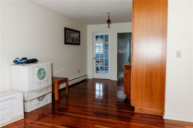 16 Ward Avenue, Middletown, RI 02842