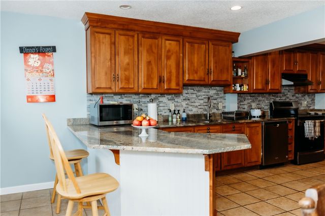 16 Ward Avenue, Middletown, RI 02842