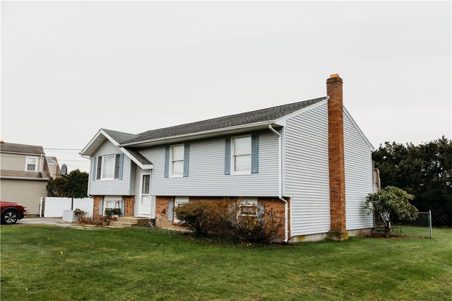 16 Ward Avenue, Middletown, RI 02842