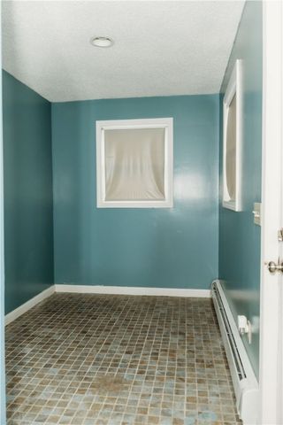 16 Ward Avenue, Middletown, RI 02842