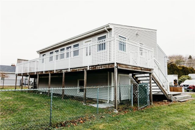 16 Ward Avenue, Middletown, RI 02842