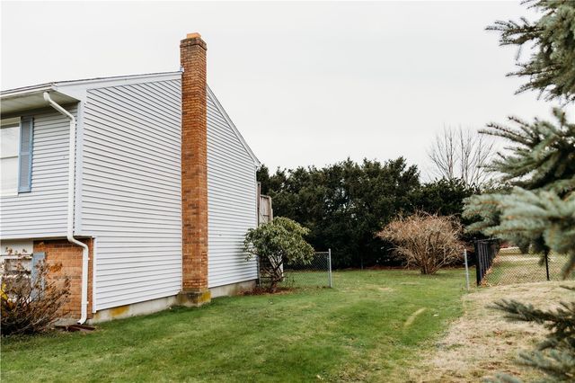 16 Ward Avenue, Middletown, RI 02842