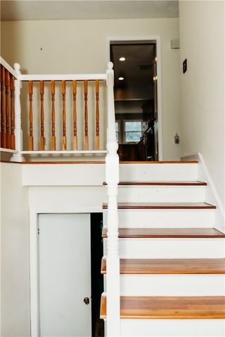 16 Ward Avenue, Middletown, RI 02842