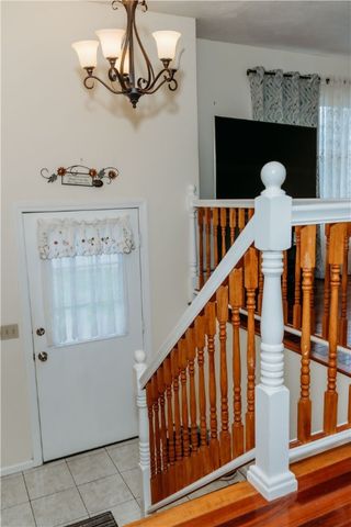 16 Ward Avenue, Middletown, RI 02842