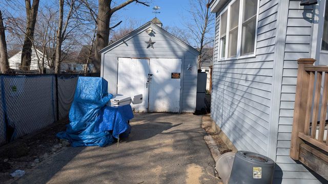 80 orchard Avenue, Manchester, NH 03109