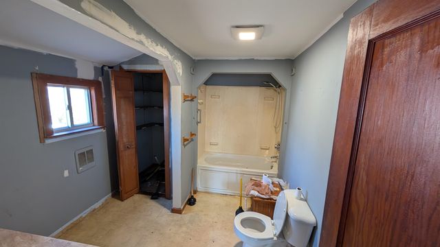 80 orchard Avenue, Manchester, NH 03109