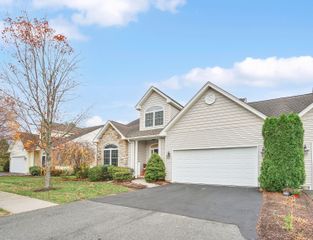 3 Green Briar Drive 3, Suffield, CT 06078