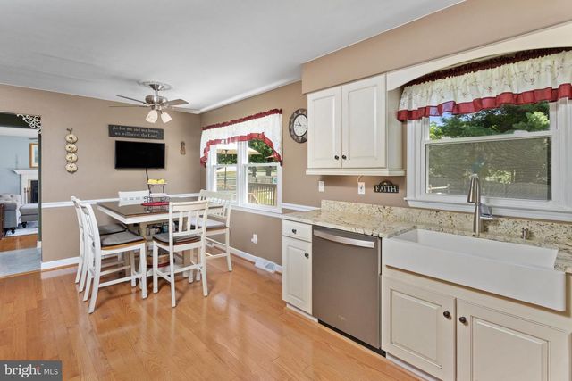 99 WILLIS DR, Ewing, NJ 08628