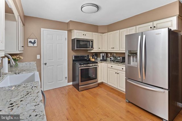 99 WILLIS DR, Ewing, NJ 08628