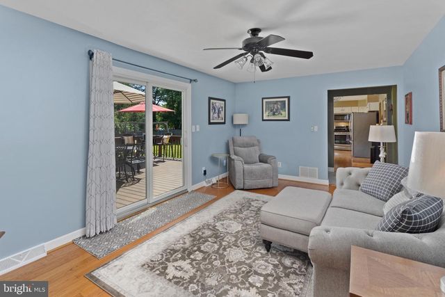 99 WILLIS DR, Ewing, NJ 08628