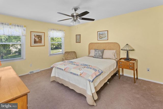 99 WILLIS DR, Ewing, NJ 08628