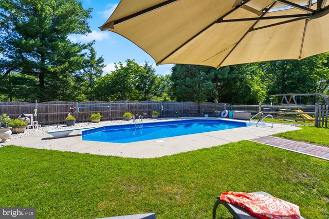 99 WILLIS DR, Ewing, NJ 08628