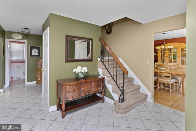 99 WILLIS DR, Ewing, NJ 08628