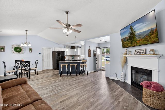 107 Jenna Rea Road, Hubert, NC 28539