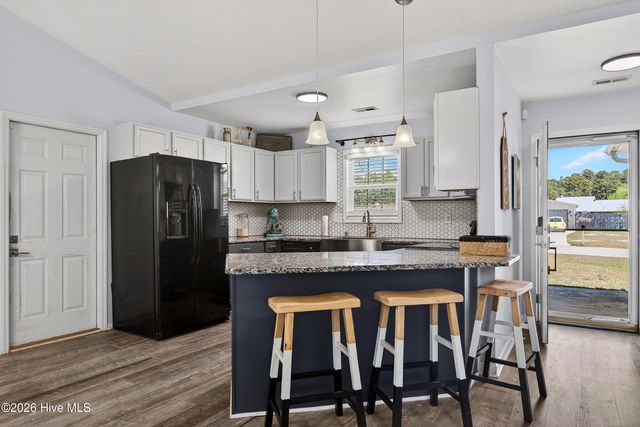 107 Jenna Rea Road, Hubert, NC 28539