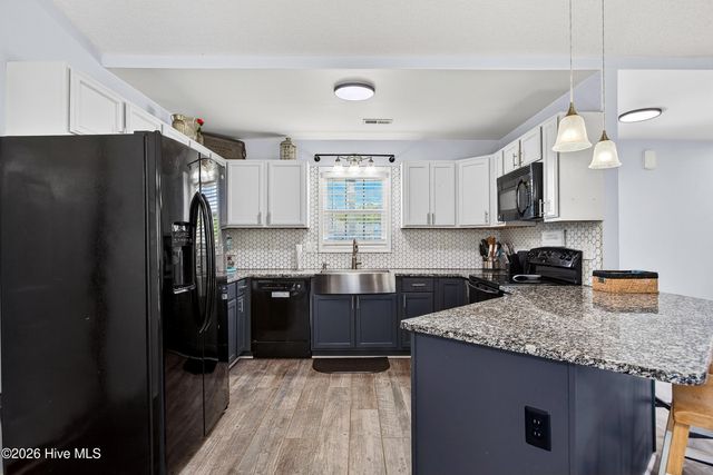 107 Jenna Rea Road, Hubert, NC 28539