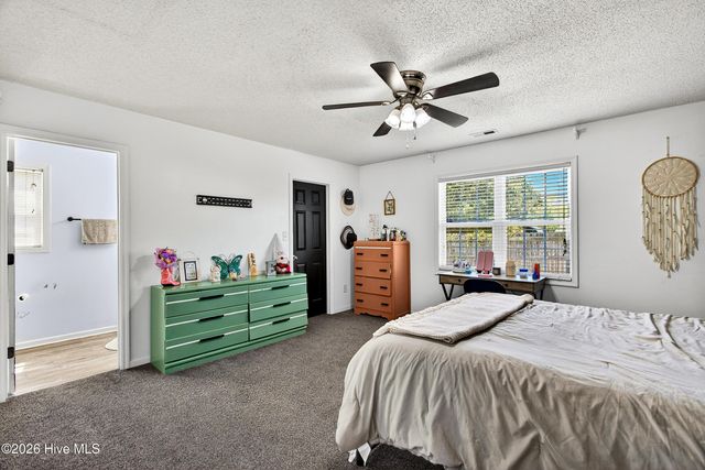 107 Jenna Rea Road, Hubert, NC 28539