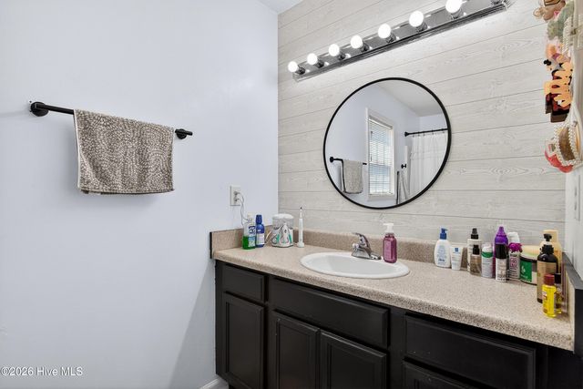 107 Jenna Rea Road, Hubert, NC 28539