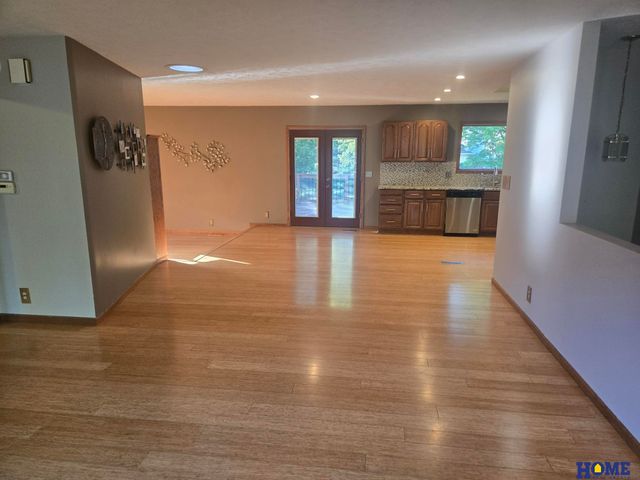 5601 Elk Circle, Lincoln, NE 68516