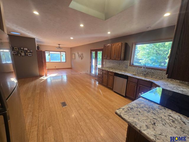 5601 Elk Circle, Lincoln, NE 68516
