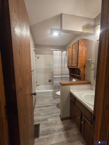 5601 Elk Circle, Lincoln, NE 68516