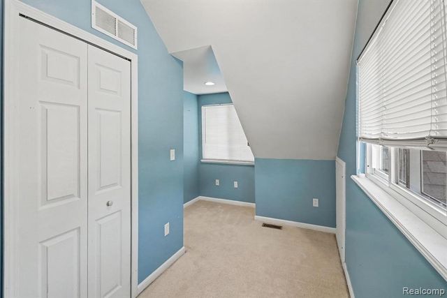 525 Hillwood Road, White Lake, MI 48383