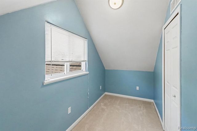 525 Hillwood Road, White Lake, MI 48383