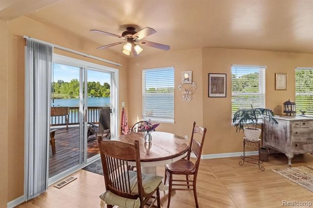 525 Hillwood Road, White Lake, MI 48383