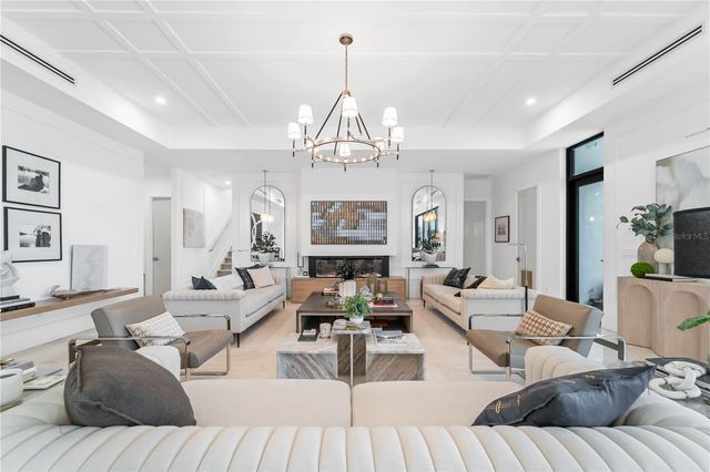 4923 W SAN RAFAEL STREET, Tampa, FL 33629