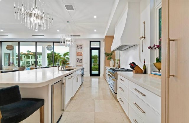 4923 W SAN RAFAEL STREET, Tampa, FL 33629