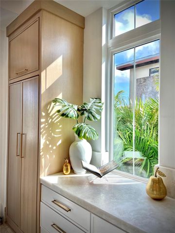 4923 W SAN RAFAEL STREET, Tampa, FL 33629