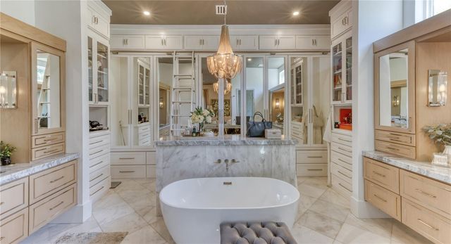 4923 W SAN RAFAEL STREET, Tampa, FL 33629