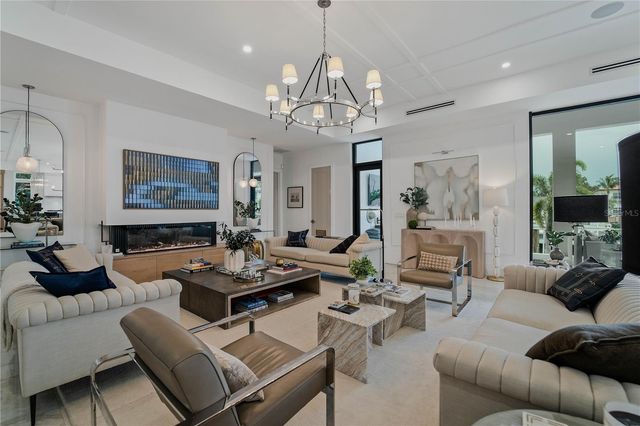 4923 W SAN RAFAEL STREET, Tampa, FL 33629