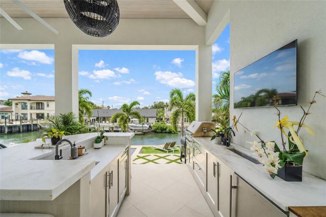 4923 W SAN RAFAEL STREET, Tampa, FL 33629