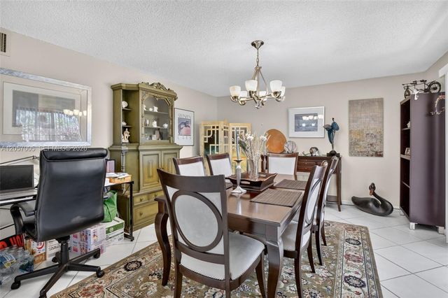 9050 Jacaranda Lane 3, Plantation, FL 33324
