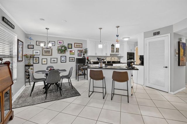 9050 Jacaranda Lane 3, Plantation, FL 33324