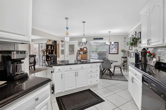 9050 Jacaranda Lane 3, Plantation, FL 33324
