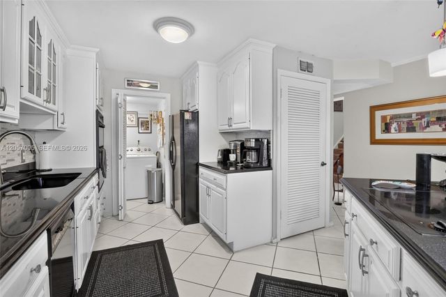 9050 Jacaranda Lane 3, Plantation, FL 33324
