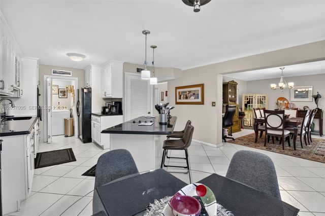 9050 Jacaranda Lane 3, Plantation, FL 33324