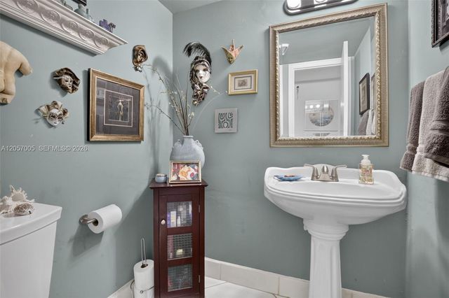 9050 Jacaranda Lane 3, Plantation, FL 33324