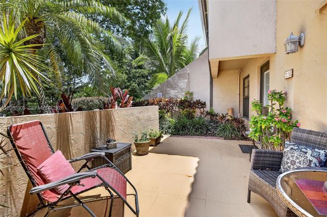 9050 Jacaranda Lane 3, Plantation, FL 33324