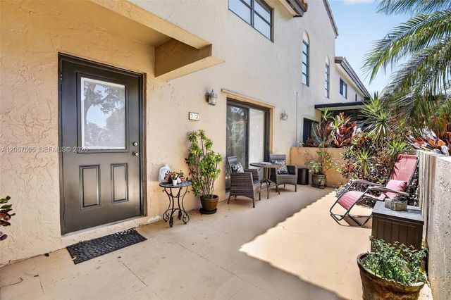 9050 Jacaranda Lane 3, Plantation, FL 33324