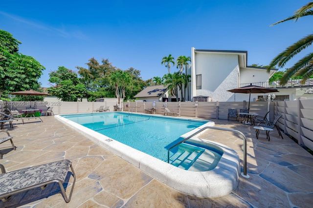 9050 Jacaranda Lane 3, Plantation, FL 33324