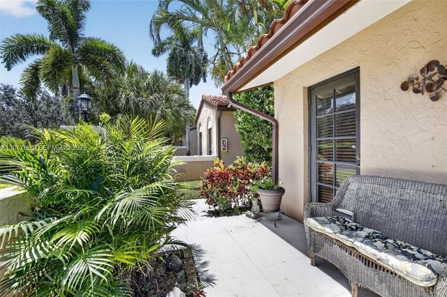 9050 Jacaranda Lane 3, Plantation, FL 33324
