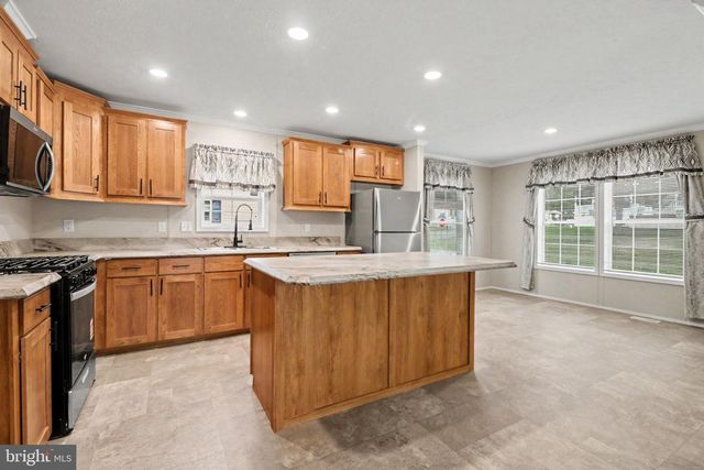 10 S ELMER AVE, Halifax, PA 17032