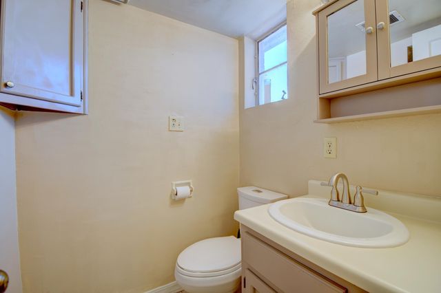 1837 Valencia Drive NE, Albuquerque, NM 87110